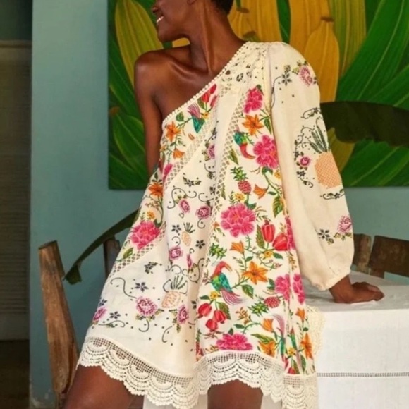 FARM Rio Dresses & Skirts - NWT FARM RIO Toucans Garden Flowy One Shoulder Embroidered Floral Dress Small